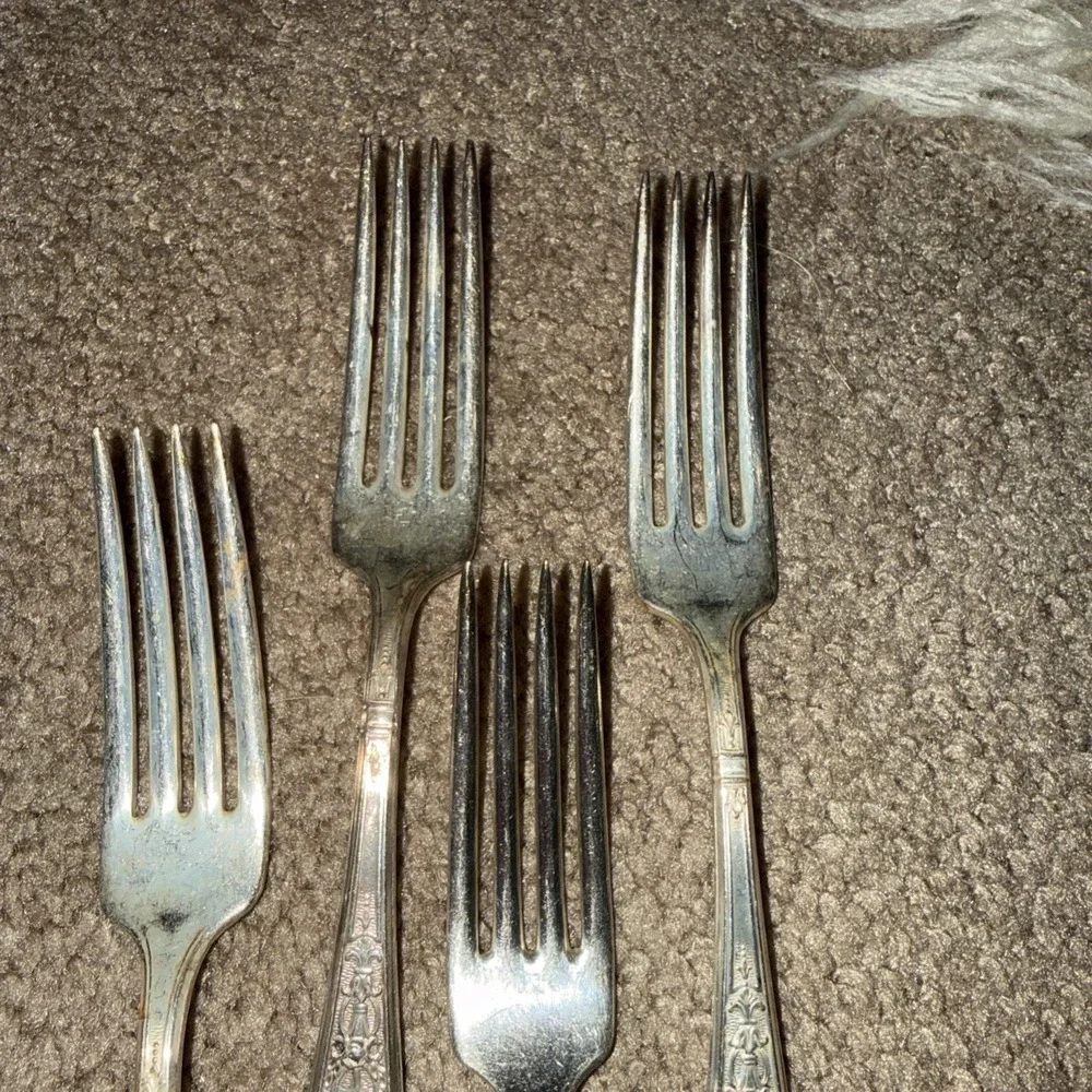 Rogers Bros 1847 Ambassador Silverplate Set of Five Dinner Forks